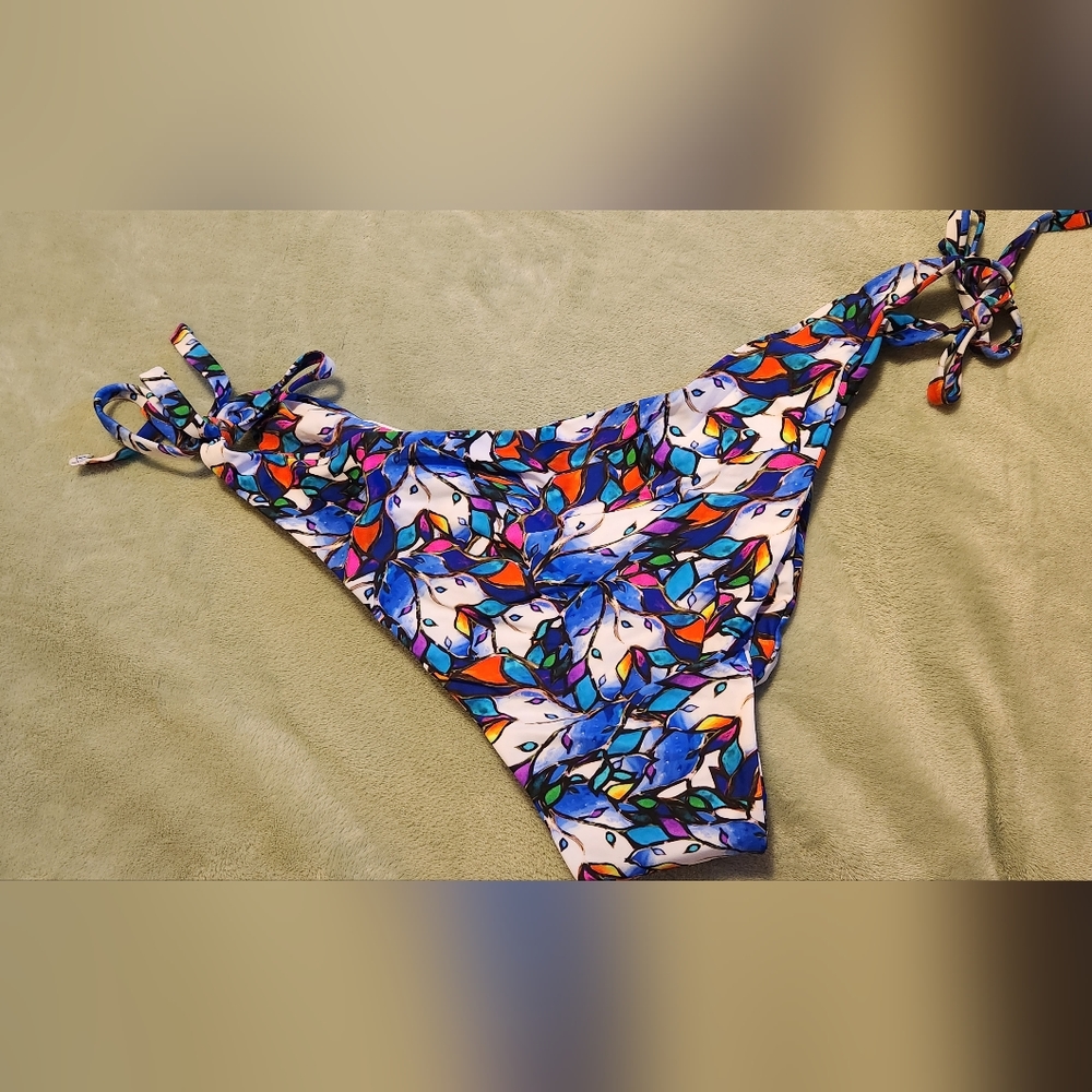 Fused Hawaii swim bottom